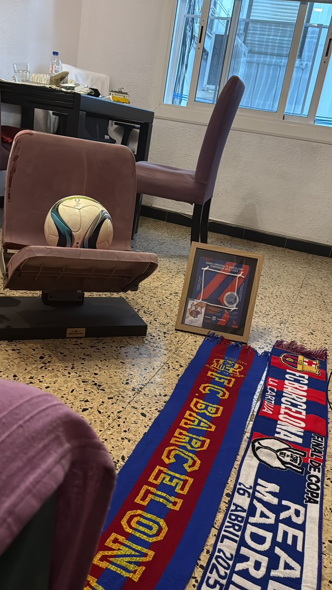 Guanya aquest partit per l afició.

#FCBlive