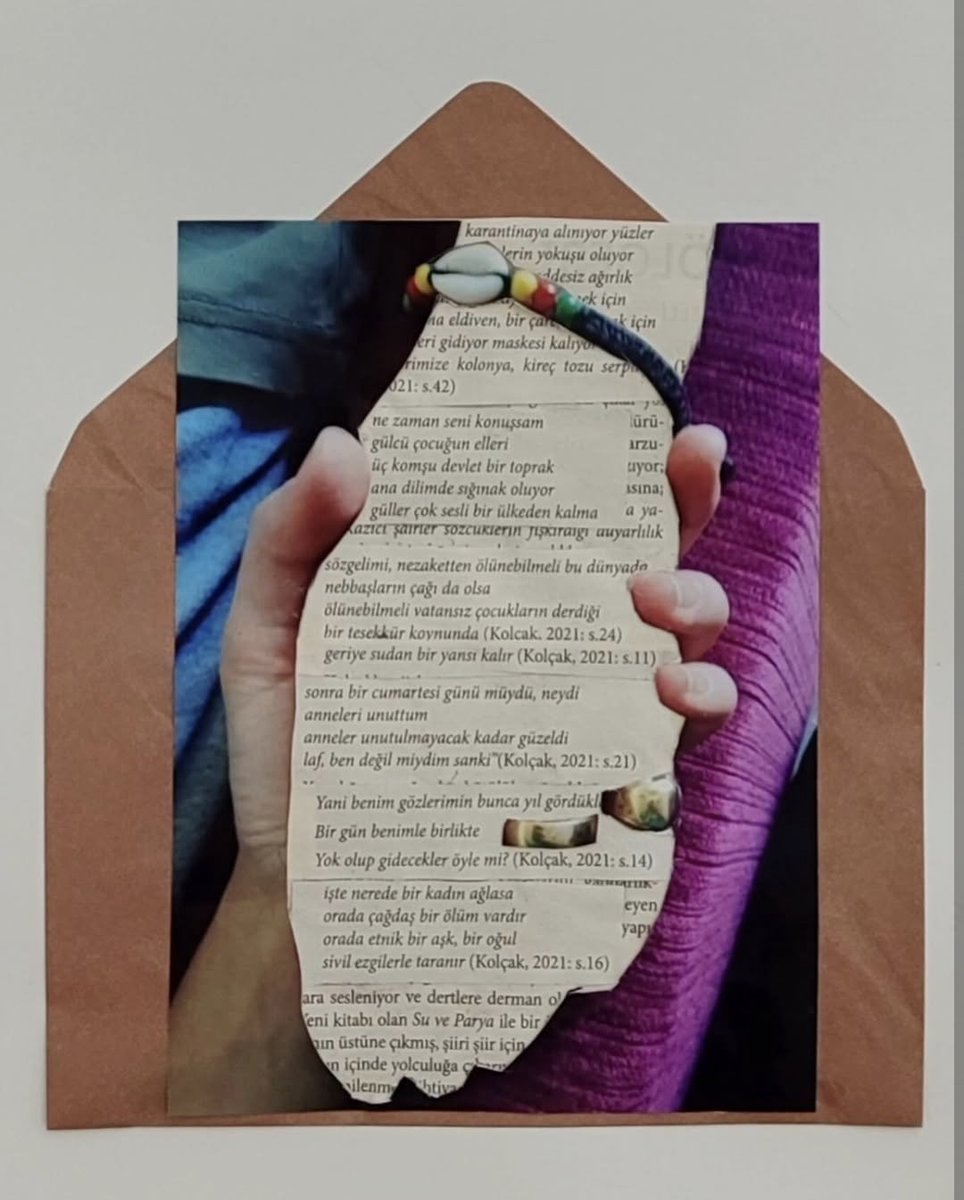 sanatın birleştirici mutluluğuyla...

Su ve Parya'daki şiirlerimin yer aldığı bu güzel çalışma, sevgili ressam Berivan Çevik'in sergisinden disiplinlerarası bir kolaj, bir buluşma.

iyi ki 🙏👏🏼 <a href="/berivancevikk/">Berivan</a>