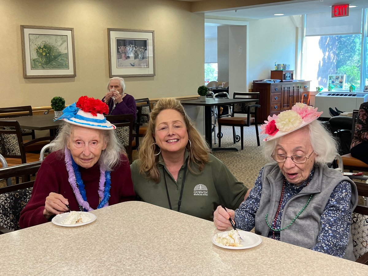 GurwinJewish's tweet photo. Last week, we brought the excitement of the #KentuckyDerby to life right here at #Gurwin #AssistedLiving! Residents donned Derby hats, cheered on our horse races, and enjoyed the aroma of coconut cream pie baking in #EnrichedPathways.

#SeniorCare #MemoryCare #Commack https://t.co/dFXoUlnGy4
