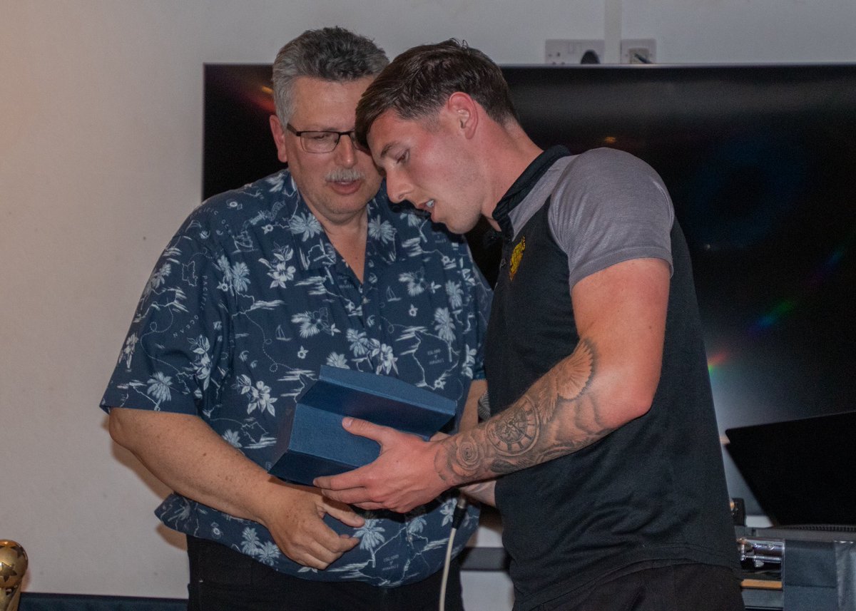 MersthamFC1892's tweet image. 🏆 𝗘𝗻𝗱 𝗢𝗳 𝗦𝗲𝗮𝘀𝗼𝗻 𝗔𝘄𝗮𝗿𝗱𝘀 🏆

@fc_video 𝗚𝗼𝗮𝗹 𝗼𝗳 𝘁𝗵𝗲 𝗦𝗲𝗮𝘀𝗼𝗻 (🆚 Croydon Athletic) and 𝗠𝗮𝗻𝗮𝗴𝗲𝗿𝘀’ 𝗣𝗹𝗮𝘆𝗲𝗿: @LeeLewi55643964

Congratulations, Lee!

Watch in full over on our YouTube: youtu.be/_YKhaFHknig

📸 @PhotographyVjt

#UTM 🧡🖤