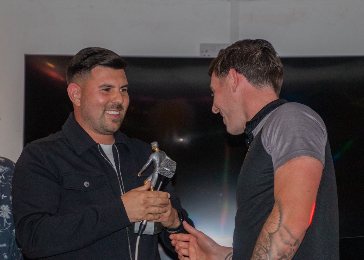 MersthamFC1892's tweet image. 🏆 𝗘𝗻𝗱 𝗢𝗳 𝗦𝗲𝗮𝘀𝗼𝗻 𝗔𝘄𝗮𝗿𝗱𝘀 🏆

@fc_video 𝗚𝗼𝗮𝗹 𝗼𝗳 𝘁𝗵𝗲 𝗦𝗲𝗮𝘀𝗼𝗻 (🆚 Croydon Athletic) and 𝗠𝗮𝗻𝗮𝗴𝗲𝗿𝘀’ 𝗣𝗹𝗮𝘆𝗲𝗿: @LeeLewi55643964

Congratulations, Lee!

Watch in full over on our YouTube: youtu.be/_YKhaFHknig

📸 @PhotographyVjt

#UTM 🧡🖤