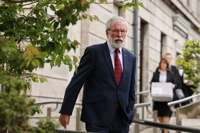 Gerry Adams has refused to 'speculate' on who was in the IRA whilst giving evidence at his libel trial against the BBC itv.com/news/utv/2025-…