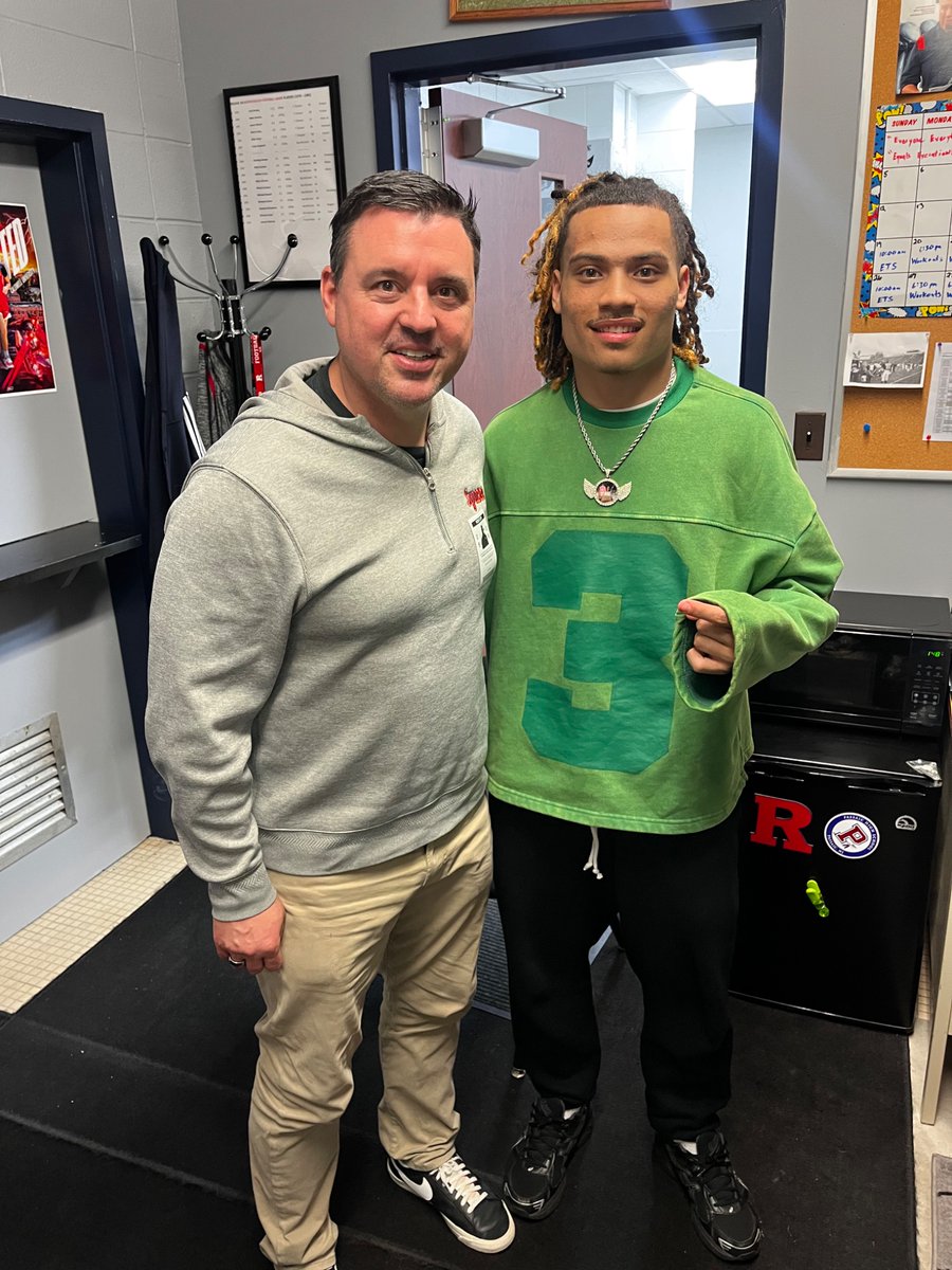 jussgriffin's tweet image. Great talk with @CoachNunz I really appreciate you for coming back out to my school to see me ! Can’t wait to see you soon again. @CuseFootball  #cuse
