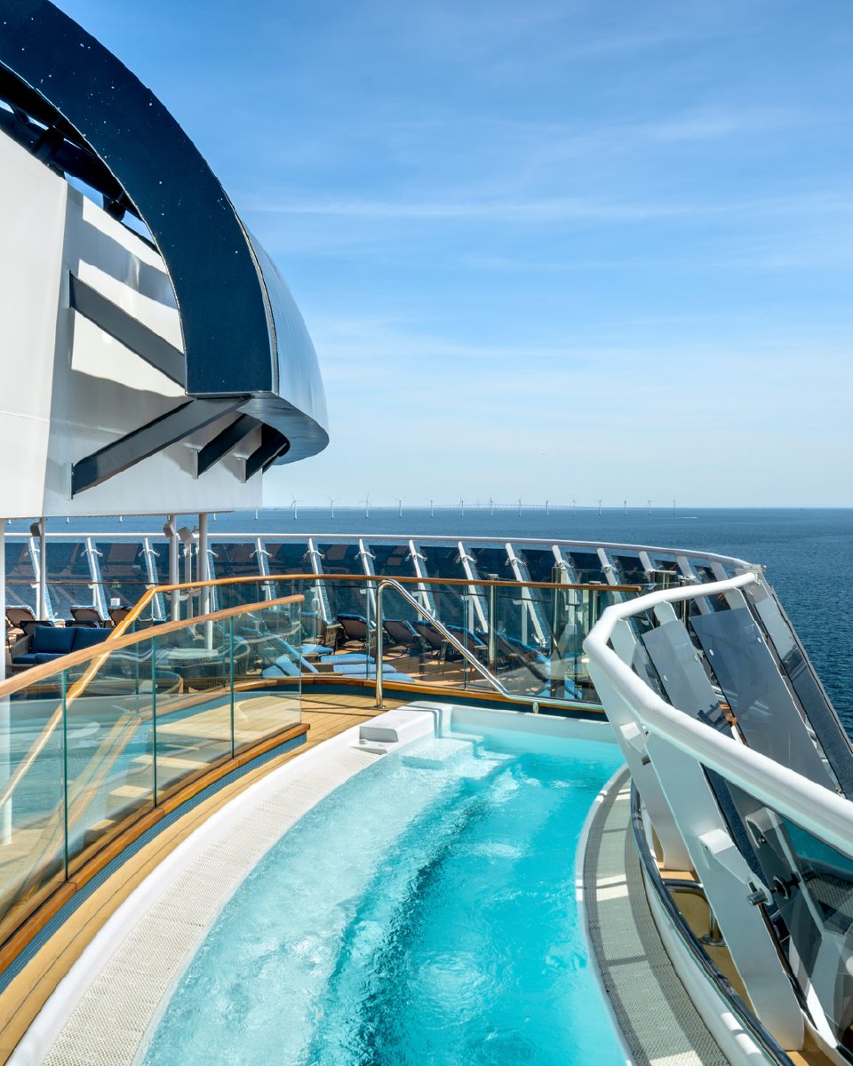 MSCCruzeiros's tweet photo. Uma obra de arte em alto-mar! ✨ Do maior teto de LED do mar às piscinas extraordinárias, o #MSCEuribia oferece uma experiência de relaxamento e diversão para todas as idades!
Conheça os itinerários do MSC Euribia pelo Norte da Europa: https://t.co/CoRbkUHolp https://t.co/l53g8KMnho