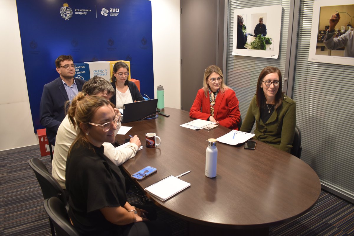 AuciUruguay's tweet image. Más de 8 ministerios e instituciones públicas participan en curso de cooperación internacional impulsado por #AUCI y dictado por @unc_cordoba, en el marco del #FondoUeAuci de #cooperación #triangular cofinanciado por @UEenUruguay, a través del programa @adelante_Ue_ALC.
