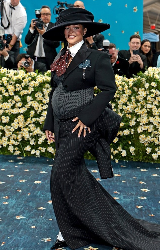 Is Rihanna always pregnant!??