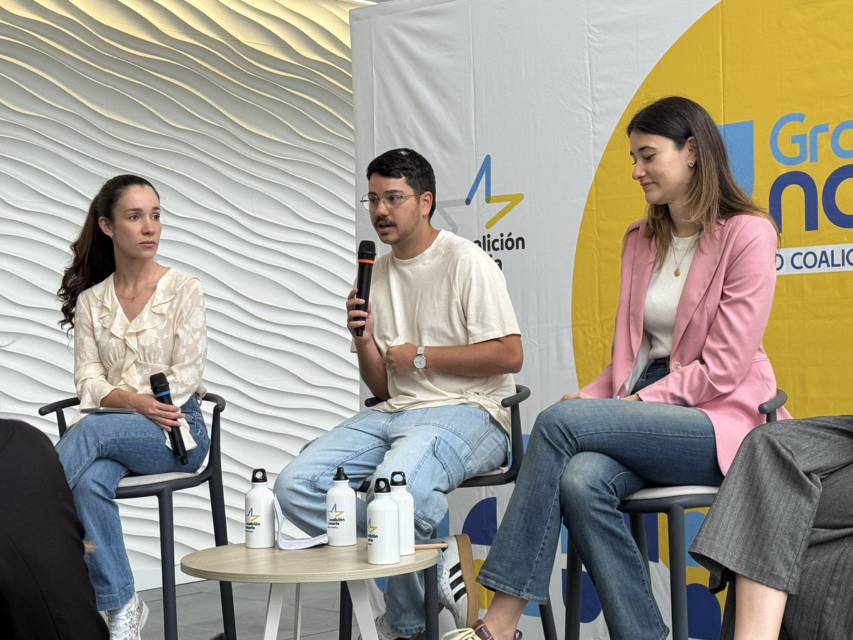 <a href="/raquelcastroiam/">Raquel Castro 👩🏻‍💼</a> Óscar López ha destacado que en Canarias hay talento, formación y capacidad, pero muchos jóvenes se ven obligados a marcharse por falta de oportunidades. Ha insistido en que “las empresas deben dejarles crecer, equivocarse y evolucionar para poder desarrollar todo su potencial”.