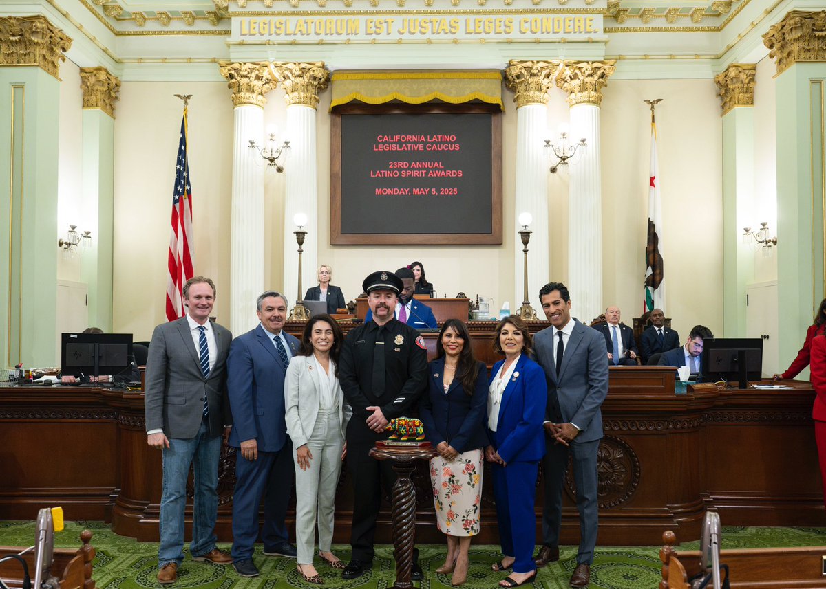 AsmMRodriguez's tweet image. Honored to escort Firefighter Raffy Bitchakdjian down the aisle as he was recognized by the State Assembly at the 2025 Latino Spirit Awards!
Raffy bravely served as a first responder during the Eaton Wildfires and continues to exemplify courage and dedication.
Thank you, Raffy.
