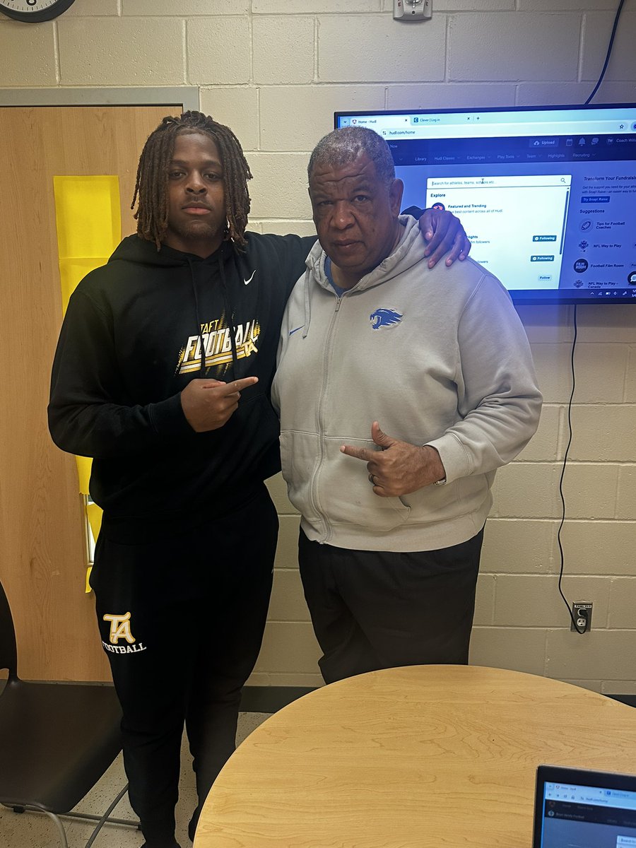 Tyler Williams (@coachty_1) on Twitter photo Had the Big dawg <a href="/vincemarrow/">CoachMarrow</a> in the building today! Thanks <a href="/UKFootball/">Kentucky Football</a> for coming by and recruiting our student athletes.
Bryce Brewster Picking up a lot of interest from Power 4 programs.
6’4 255lbs 81’ wingspan!
#EarnedNeverGiven
#NextManUp
<a href="/TaftNationFB/">TaftHighSchoolFB</a> Had the Big dawg <a href="/vincemarrow/">CoachMarrow</a> in the building today! Thanks <a href="/UKFootball/">Kentucky Football</a> for coming by and recruiting our student athletes.
Bryce Brewster Picking up a lot of interest from Power 4 programs.
6’4 255lbs 81’ wingspan!
#EarnedNeverGiven
#NextManUp
<a href="/TaftNationFB/">TaftHighSchoolFB</a>