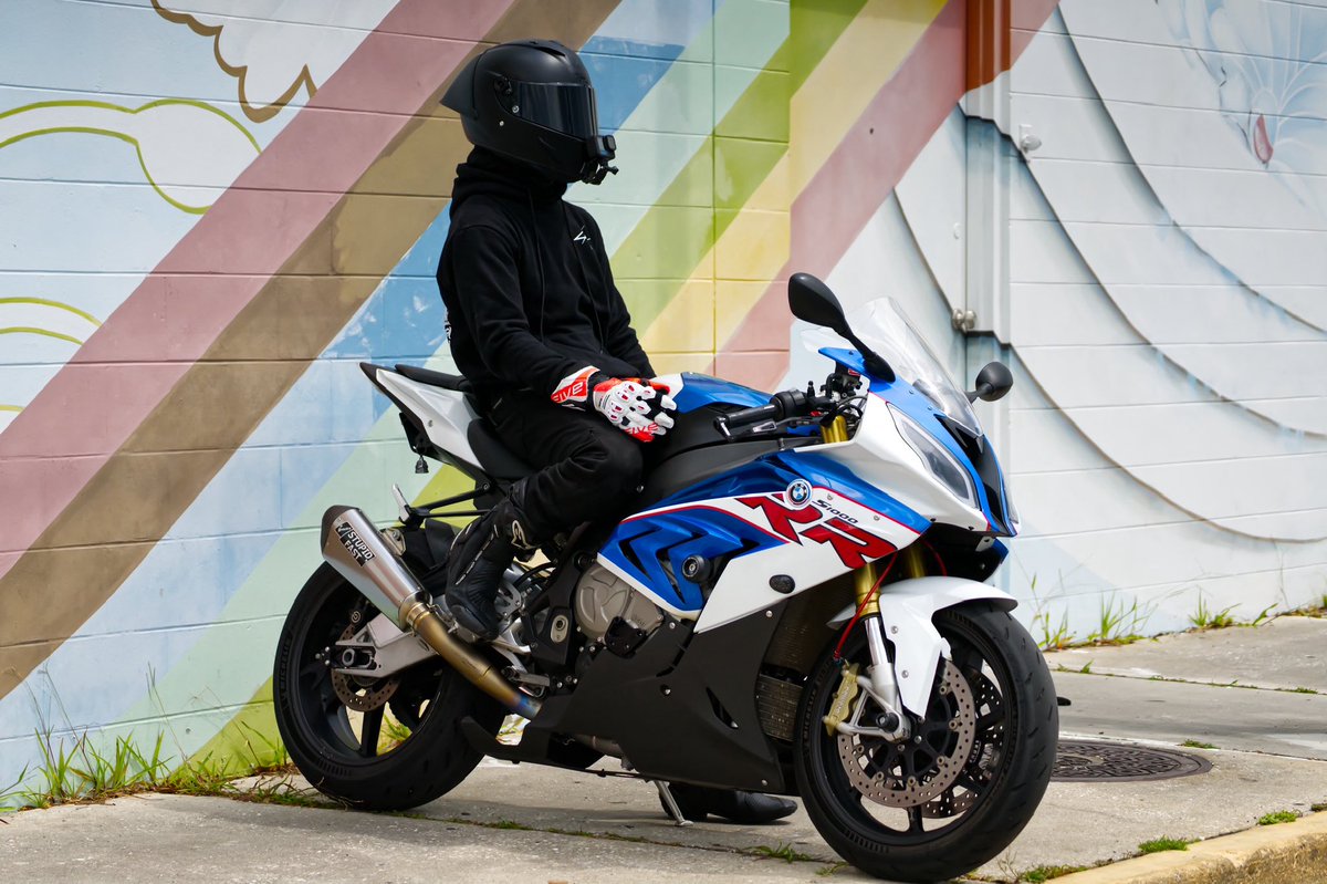 sstealth22's tweet photo. 🐦‍⬛
@slowcelica 

#bmw #s1000rr #bikelife #sony #sonyalpha #sonya7iv #fyp #portraits #orlando #alpinestar #sharkhelmet https://t.co/zcICwr1BBS
