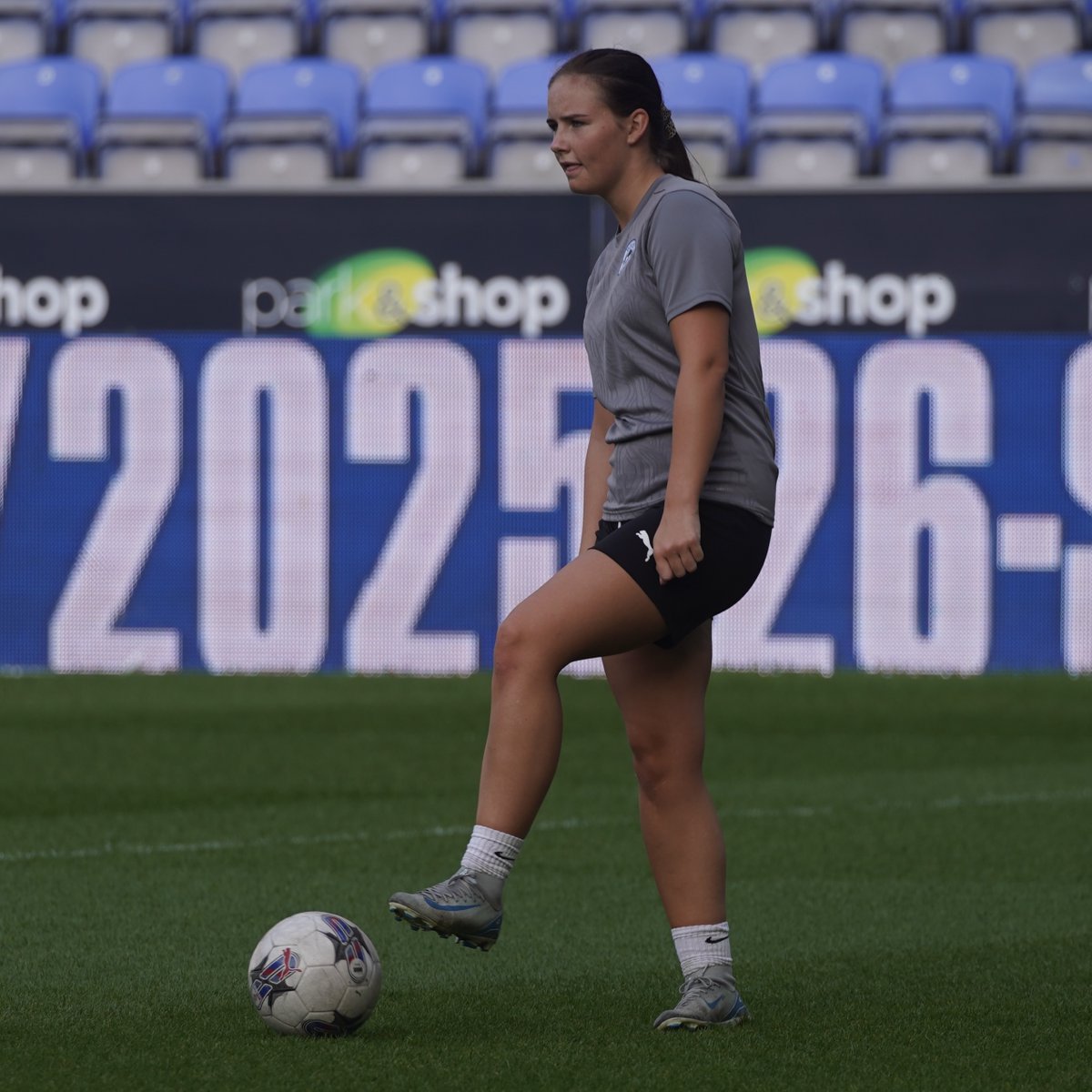 The girls are being put through their paces at this evening's Open Training Session at the Brick! 💪

#wafc 🔵⚪️