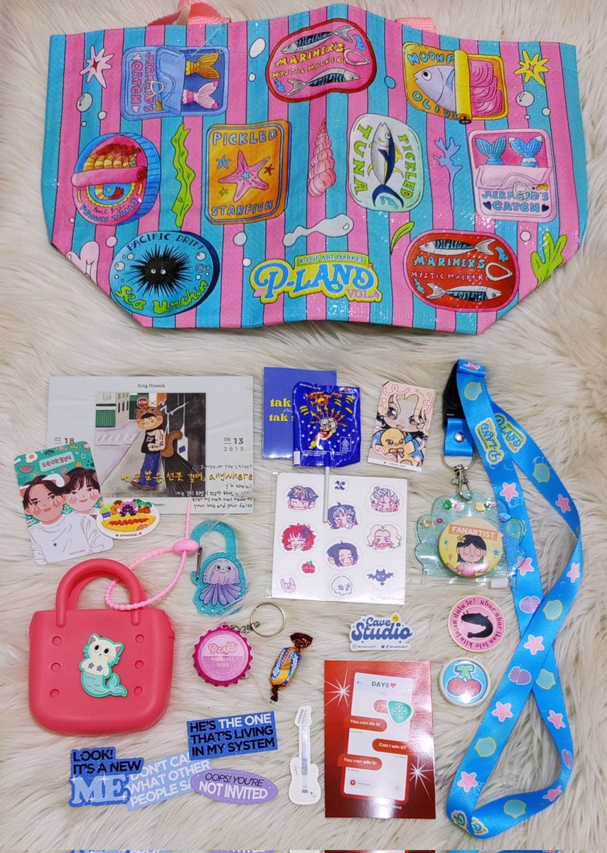 almost forgot but here's the freebies i got from <a href="/plandartmarket/">P-LAND Art Market</a> and my generous fanartist friends!! thank youuu 🥺😭💗 <a href="/Thunderstars_co/">Thunderstars☆ at P-LAND 6 Juni</a> <a href="/crescentbin/">rein 🌧️</a> <a href="/nanooheart/">NAN0 ༘˚⋆ CF22 K26-27</a> <a href="/yanimyoo/">nyan 🩷💙🖤 comms open</a> <a href="/saerotonim/">onim ୭🧷✧˚. 🎀</a> <a href="/_erasleep/">Era 🍑 ✦📍PREORDER CF22 O28-29 | PLAND 5 B49</a> <a href="/skzxdizeu/">𝐑𝐨𝐨. ʚ(•Θ•)ɞ🍒</a> <a href="/HanR00/">한루🌷</a> <a href="/cavestudio27/">cil🐣</a>