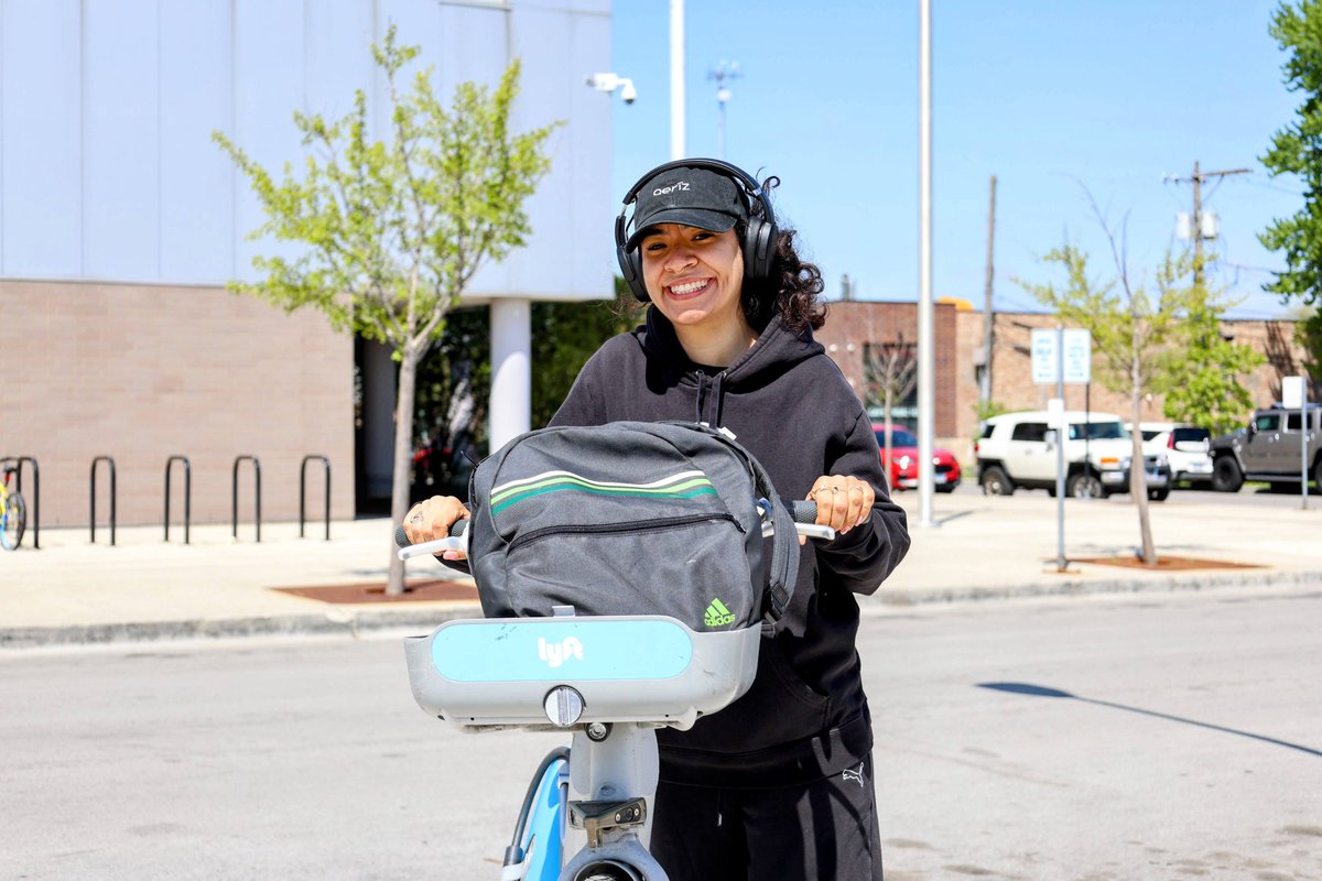 Divvy (@divvybikes) on Twitter photo Brighton Park showed up and showed out this past Saturday! π²β¨
We were proud to support the Southwest Collective <a href="/swcollectivechi/">swcollectivechi</a> ride by making sure everyone who needed a bike had one. Hereβs to more wheels rolling across the Southwest Side. π²π¨ποΈ
#BikeCHI #DivvyBikes Brighton Park showed up and showed out this past Saturday! π²β¨
We were proud to support the Southwest Collective <a href="/swcollectivechi/">swcollectivechi</a> ride by making sure everyone who needed a bike had one. Hereβs to more wheels rolling across the Southwest Side. π²π¨ποΈ
#BikeCHI #DivvyBikes