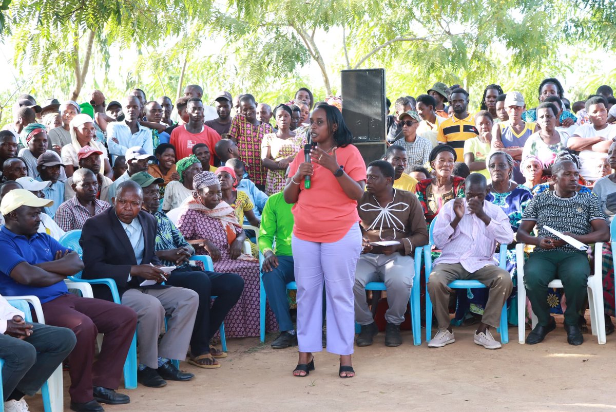 Umurenge wa Gashora - Akarere ka Bugesera (@gashorabugesera) on Twitter photo Munteko z'abaturage ,umuyobozi w'Akarere <a href="/MutabaziRich/">Richard Mutabazi</a> ,yatanze umwanya,Abaturage batanga ibitekerezo n'ibibazo birakirwa kandi birasubizwa.<a href="/BugeseraDistr/">Bugesera District</a> ,<a href="/RwandaEast/">πππ¬πππ«π§ ππ«π¨π―π’π§ππ | ππ°ππ§ππ</a> Munteko z'abaturage ,umuyobozi w'Akarere <a href="/MutabaziRich/">Richard Mutabazi</a> ,yatanze umwanya,Abaturage batanga ibitekerezo n'ibibazo birakirwa kandi birasubizwa.<a href="/BugeseraDistr/">Bugesera District</a> ,<a href="/RwandaEast/">πππ¬πππ«π§ ππ«π¨π―π’π§ππ | ππ°ππ§ππ</a>