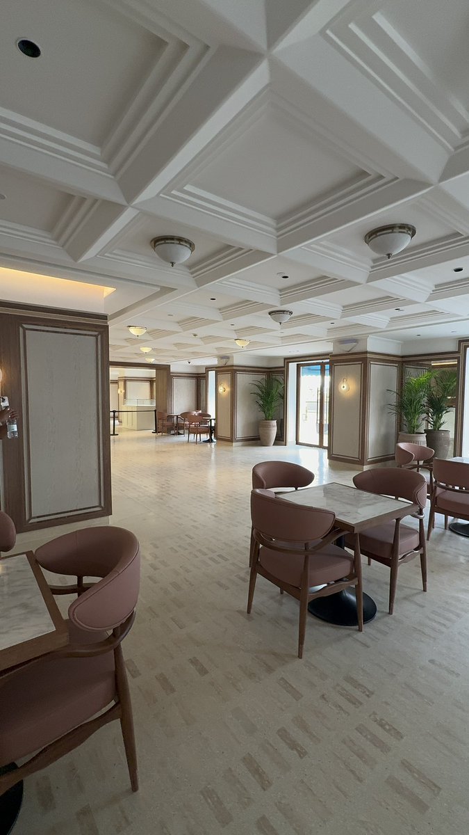 فرع جديد لـ كروي بفندق النارسيس، المكان جداً جميل ورايق ❤️.