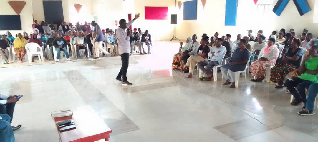 UMURENGE WA RUBAVU (@rubavusector) on Twitter photo Nk’Uko bisanzwe buri wa Kabiri,
Inteko z’Abaturage zabereye mu tugari twose tugize Umurenge,
ES <a href="/harblaise/">HARERIMANA E. Blaise</a> yufatanije n’aba #BUHAZA na #GIKOMBE bongera kwiyemeza gukomera ku Ihame ry’Ubumwe nk’Imbaraga zibafasha kwesa Imihigo, ibibazo byabajijwe byasujijwe.. #UmuturageKuIsonga Nk’Uko bisanzwe buri wa Kabiri,
Inteko z’Abaturage zabereye mu tugari twose tugize Umurenge,
ES <a href="/harblaise/">HARERIMANA E. Blaise</a> yufatanije n’aba #BUHAZA na #GIKOMBE bongera kwiyemeza gukomera ku Ihame ry’Ubumwe nk’Imbaraga zibafasha kwesa Imihigo, ibibazo byabajijwe byasujijwe.. #UmuturageKuIsonga