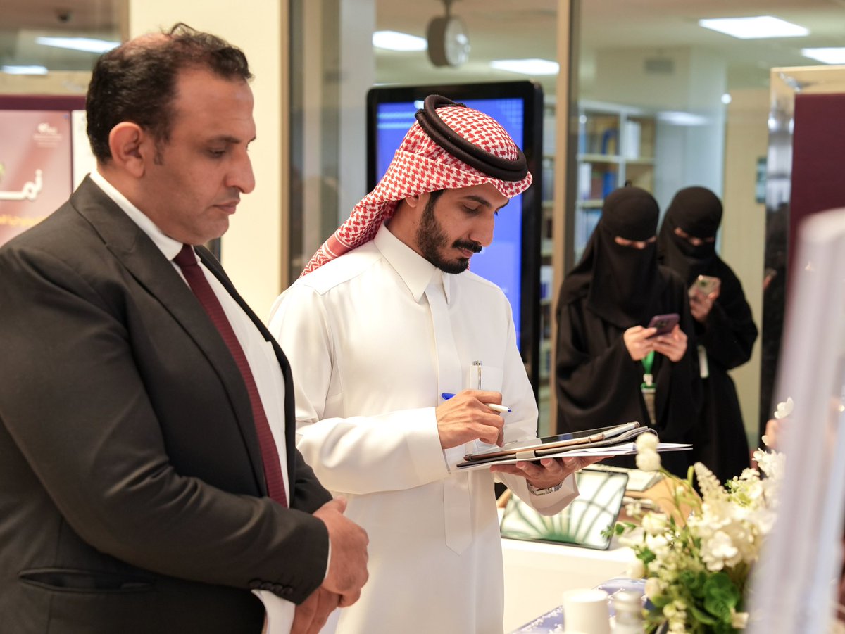 MiranCampaign1's tweet photo. خالص الشكر والتقدير لمشرفتنا الدكتورة/ أميرة محمد على دعمها المستمر وتوجيهها الملهم طوال مراحل المشروع، ولأعضاء لجنة التحكيم الكرام الدكتور/ محمد أمين و الأستاذ/ مطلق الجلعود @mutlaq_m_j على ملاحظاتهم البنّاءة وتوجيهاتهم القيّمة التي أثرت تجربتنا وأضافت لرحلتنا الكثير🌟. https://t.co/5V6gfaBIFI