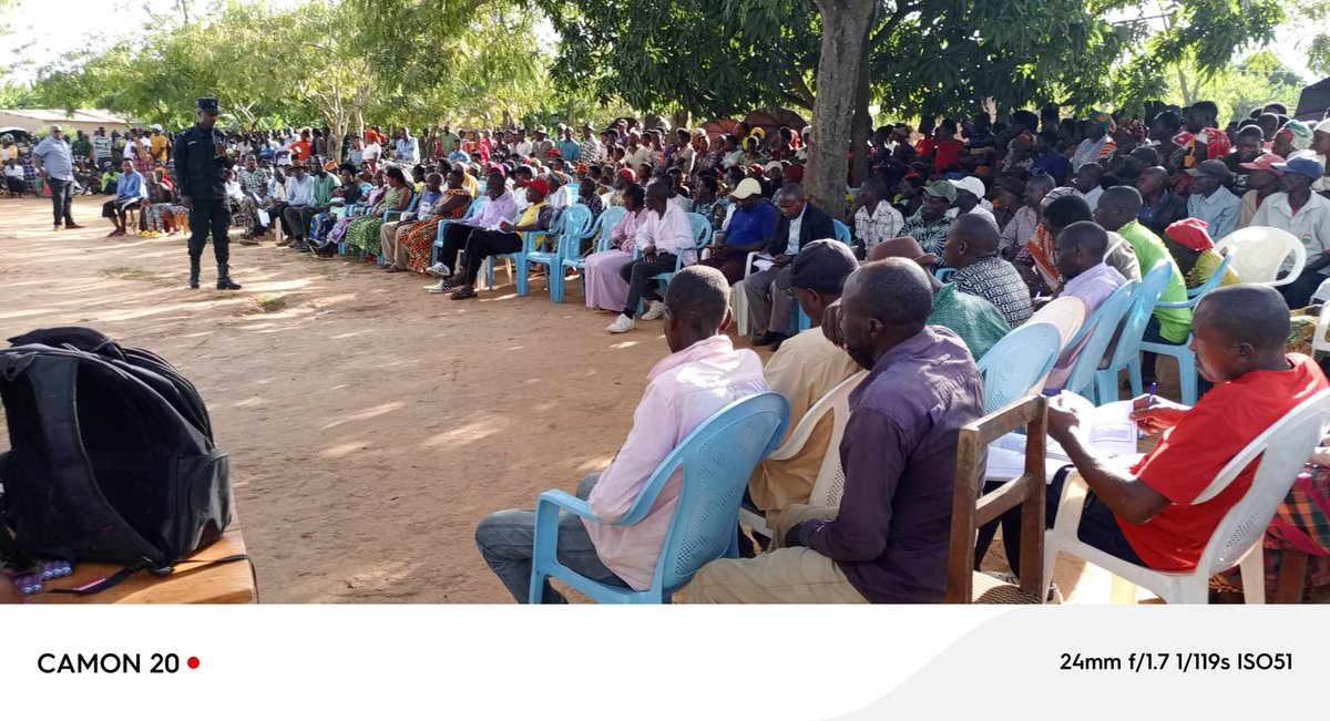 Umurenge wa Gashora - Akarere ka Bugesera (@gashorabugesera) on Twitter photo mumurenge wa <a href="/GashoraBugesera/">Umurenge wa Gashora - Akarere ka Bugesera</a> ,hakozwe inteko z'abaturage,Umuyobozi w'akarere <a href="/MutabaziRich/">Richard Mutabazi</a> ,yasuye abaturage ba #Mwendo,Aho yagejeje kubaturage gahunda za leta,harimo na gahunda yuburyo bushya bwo kwishyura Mutuweli hakoreshejwe sisitemu yimibereho.<a href="/BugeseraDistr/">Bugesera District</a> ,<a href="/RwandaEast/">πππ¬πππ«π§ ππ«π¨π―π’π§ππ | ππ°ππ§ππ</a> mumurenge wa <a href="/GashoraBugesera/">Umurenge wa Gashora - Akarere ka Bugesera</a> ,hakozwe inteko z'abaturage,Umuyobozi w'akarere <a href="/MutabaziRich/">Richard Mutabazi</a> ,yasuye abaturage ba #Mwendo,Aho yagejeje kubaturage gahunda za leta,harimo na gahunda yuburyo bushya bwo kwishyura Mutuweli hakoreshejwe sisitemu yimibereho.<a href="/BugeseraDistr/">Bugesera District</a> ,<a href="/RwandaEast/">πππ¬πππ«π§ ππ«π¨π―π’π§ππ | ππ°ππ§ππ</a>