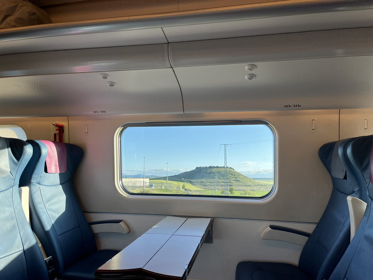 AdolfoRubioPM's tweet photo. Más allá de polémicas y gestión, poco se habla que viajar en tren por Castilla esta primavera es un espectáculo https://t.co/oEkVIPvMpA