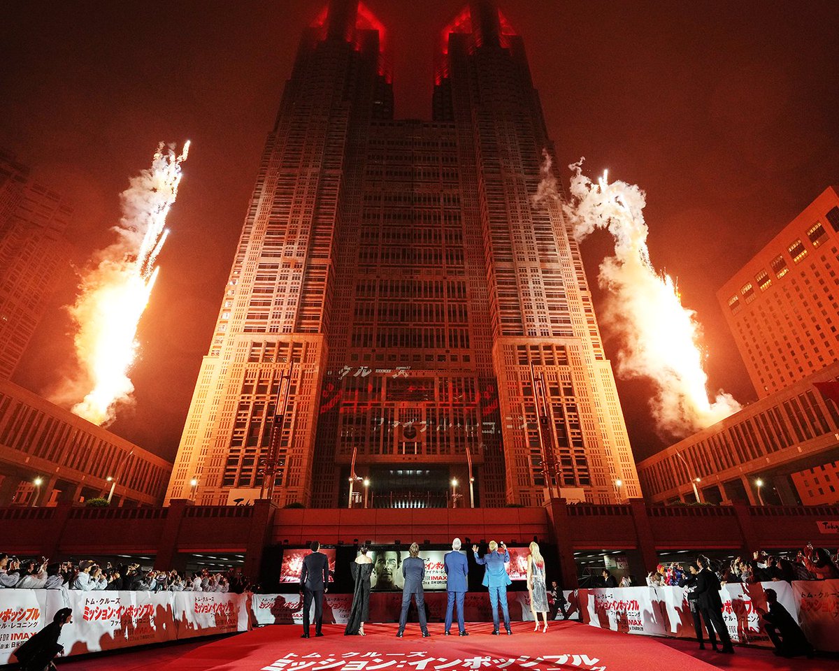 Tom Cruise tweet media