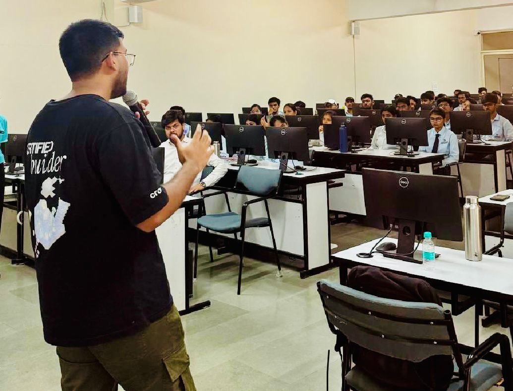 Central_DAO's tweet image. Just wrapped up another insane workshop on @Coredao_Org ⚡️
We unpacked how CORE merges Bitcoin’s security with EVM flexibility, a super unique setup that had devs hooked. 🧑💻
Builders came through heavy, and the energy? Unreal!