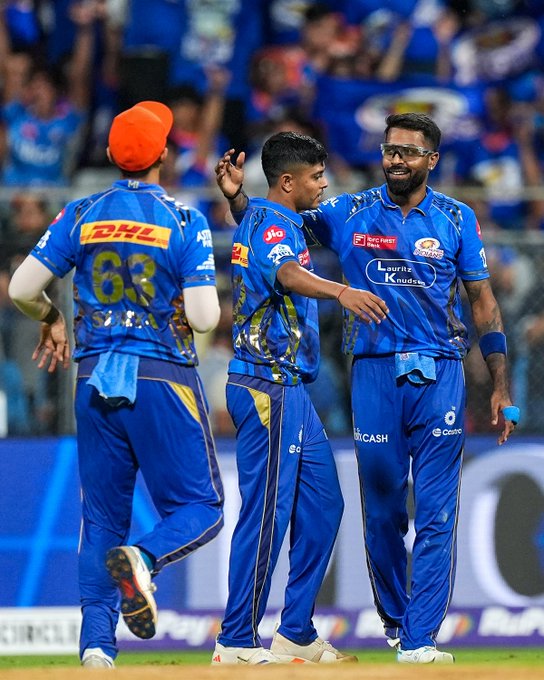 Despite in a losing cause! What a day it was for the youngster! 😍 📹 Credits: Twitter/mipaltan