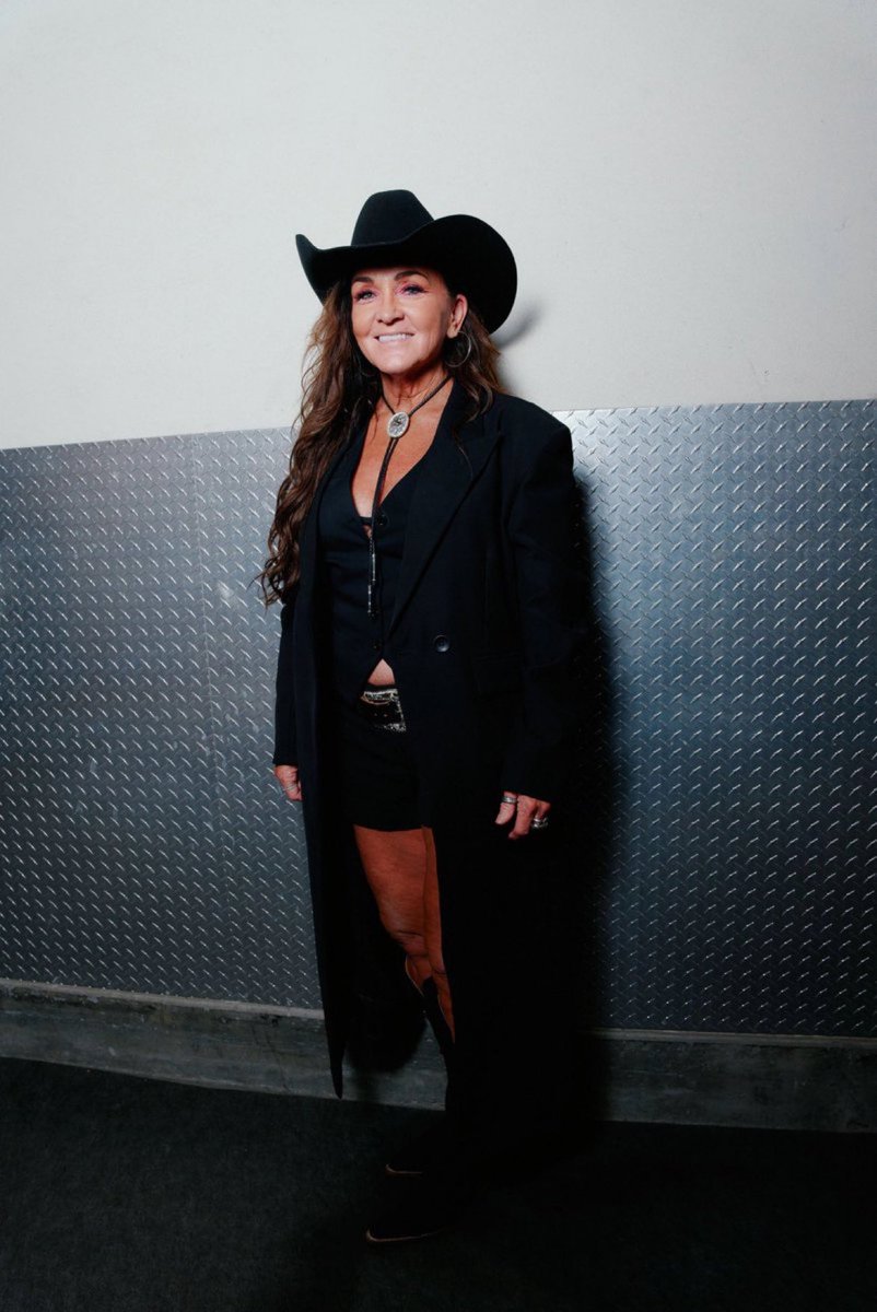 THUGGABEY's tweet photo. BEYONCÉ POSTED THIS DIVA, OH I KNOW SHE SOMEWHERE SOBBING RN 😭😭😭 https://t.co/L6X87Vz80b