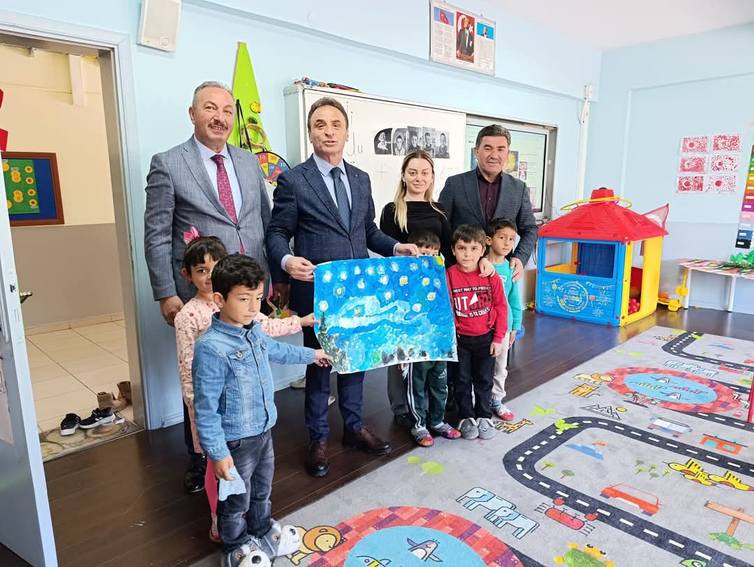 İl Milli Eğitim Müdürümüz Sn. Şener DOĞAN ve İlçe Milli Eğitim Müdürümüz Sn. Metin KAYA, Deredolu İlkokulu ve İmam Hatip Ortaokulunu ziyaret ederek öğretmen ve öğrencilerimizle buluştular.

Sınıf ziyaretlerinde başarı dileklerini iletip, eğitim faaliyetleri hakkında bilgi aldılar