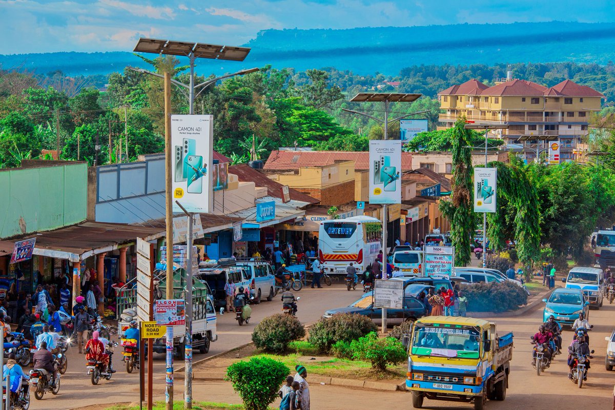 kongai_pauline's tweet image. Hei Mbale📷💚Kumi road-capturing defines me...
