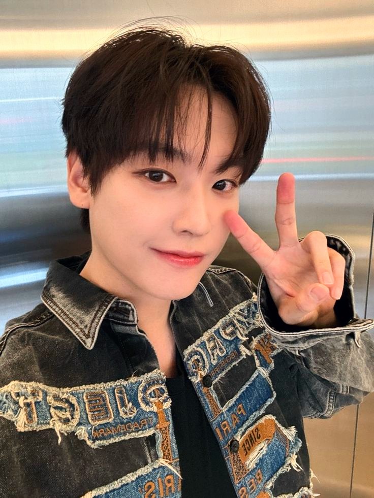 SenseFire9_twt's tweet image. 📢.ㅤ  𝗪𝗘'𝗥𝗘   𝗟𝗢𝗢⠀⠀ ⁀ ⠀⠀𝗞𝗜𝗡𝗚    𝗙𝗢𝗥   𝗬𝗢𝗨⠀ :   

Reviviendo nos dimos cuenta de que se nos perdieron algunos niños, así que estamos buscando 𝗜𝗡𝗦𝗘𝗢𝗡𝗚, 𝗭𝗨𝗛𝗢, 𝗬𝗢𝗨𝗡𝗚𝗕𝗜𝗡, 𝗝𝗔𝗘𝗬𝗢𝗢𝗡 para completarnos. ¡Comenta o manda DM si te interesa!