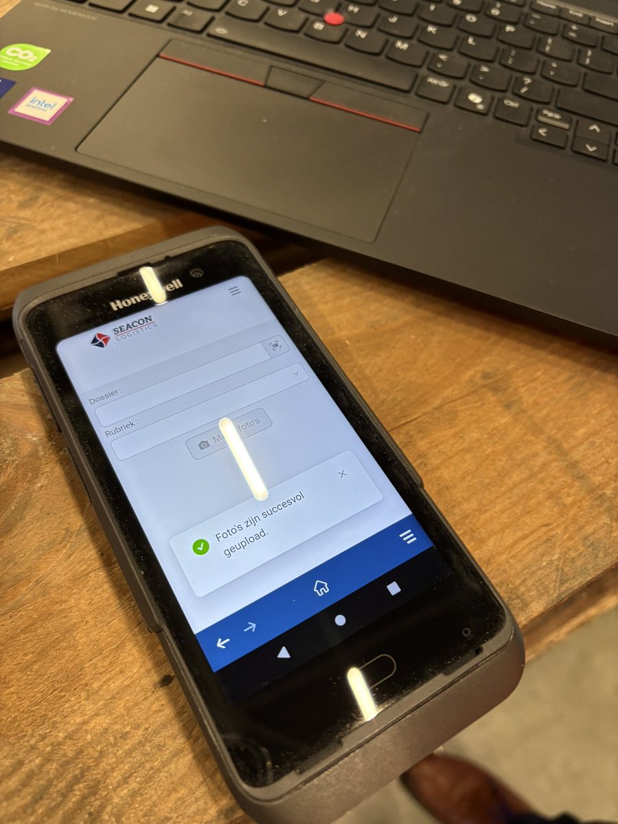 𝗢𝗽 𝘄𝗲𝗿𝗸𝗯𝗲𝘇𝗼𝗲𝗸 𝗯𝗶𝗷 <a href="/seaconlogistics/">Seacon Logistics</a> 𝗶𝗻 𝗩𝗲𝗻𝗹𝗼: 𝗱𝗲 #𝗶𝗺𝗽𝗮𝗰𝘁 𝘃𝗮𝗻 𝗼𝗻𝘇𝗲 #𝗙𝗼𝘁𝗼-#𝗔𝗽𝗽 𝗶𝗻 𝗱𝗲 𝗽𝗿𝗮𝗸𝘁𝗶𝗷𝗸 𝗴𝗲𝘇𝗶𝗲𝗻!
Recent zijn collega’s Dirk-Willem en Hans op #werkbezoek geweest bij onze #klant Seacon Logistics in #Venlo. #software