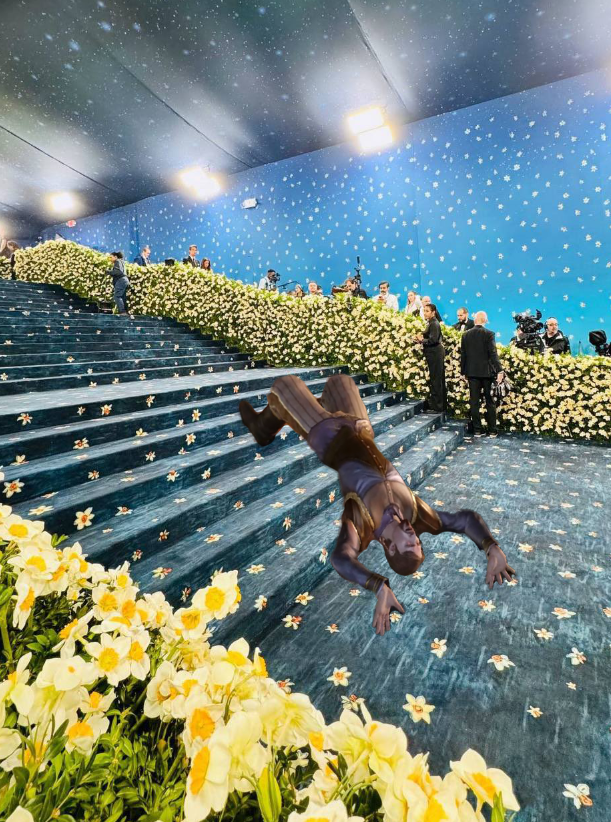 otsitewcei's tweet image. bann teagan at the met gala???