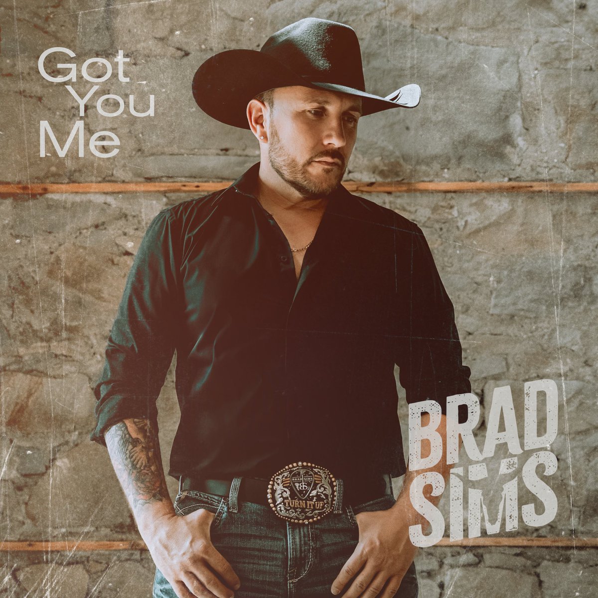 OUT AT RADIO!! Give it a listen and let me know what you think 🤟🏼 

linktr.ee/bradsims?utm_s…