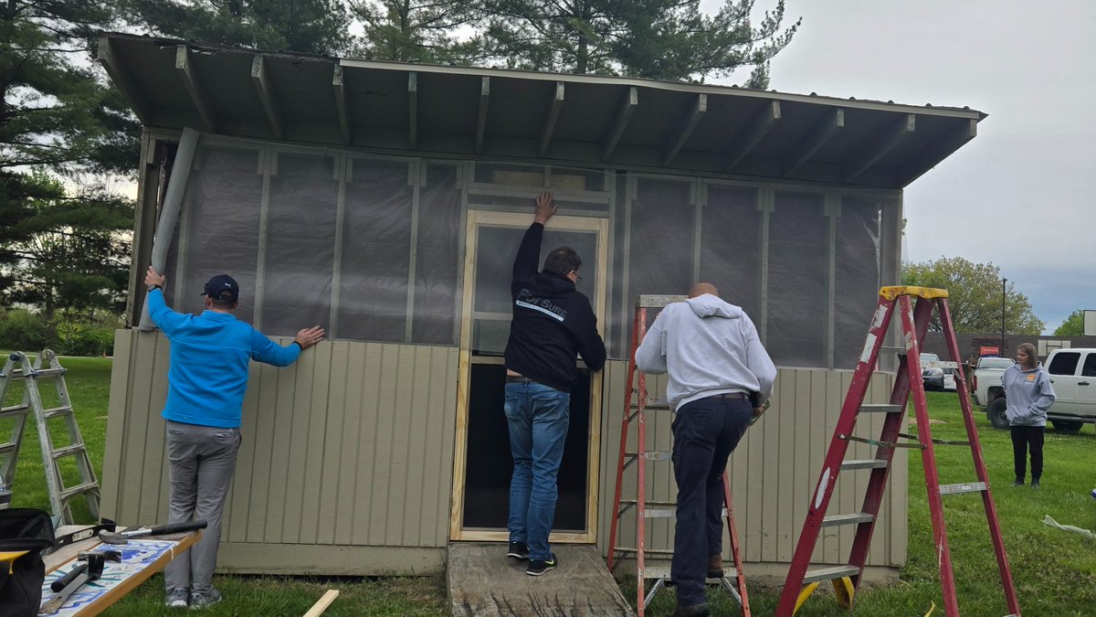 ForSureRoofing's tweet photo. We want to give a BIG thanks to @EasterSealsIowa for giving us the opportunity to volunteer this past week. We helped get a few things done around the grounds and we even got to spend time with some of the clients. We had an exceptional experience and can’t wait to do it again. https://t.co/2lTiWGK6hO