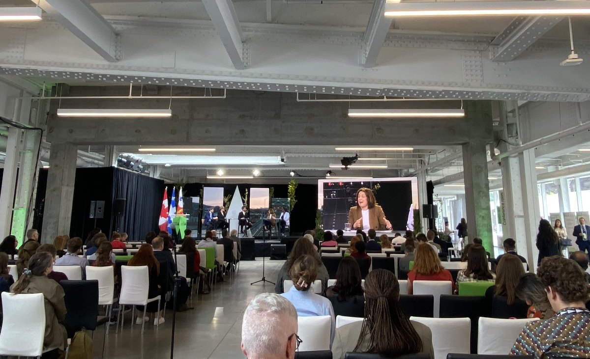 Le panel de l'<a href="/AllianceTRANSIT/">Alliance TRANSIT</a> au #SommetClimatMtl25 est très couru: « Mobilité durable: Prendre le leadership avec l’écofiscalité ». Les élus du Grand Montréal et les gens d'affaires s'engagent pour développer les transports collectifs. Retrouvons l'ambition au Québec.