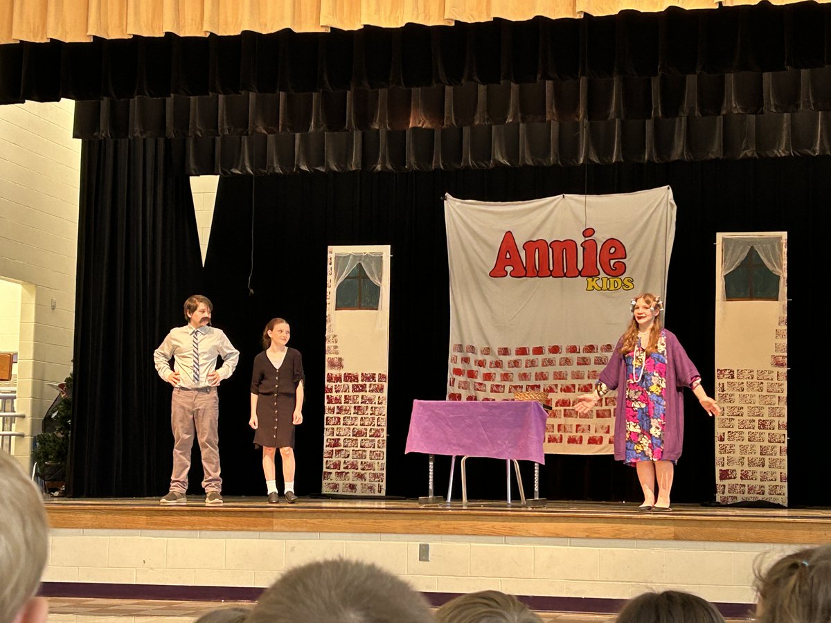 Middletown City Schools (@middletownoh) on Twitter photo ☀ The sun will come out tomorrow!
🎭 <a href="/Wildwood_Tweets/">Wildwood Elementary</a> 's 5th Grade Drama Club brought Annie to life on stage last week.
👏 Bravo to the students, staff, and families who made this production unforgettable!
#MiddieRising ☀ The sun will come out tomorrow!
🎭 <a href="/Wildwood_Tweets/">Wildwood Elementary</a> 's 5th Grade Drama Club brought Annie to life on stage last week.
👏 Bravo to the students, staff, and families who made this production unforgettable!
#MiddieRising