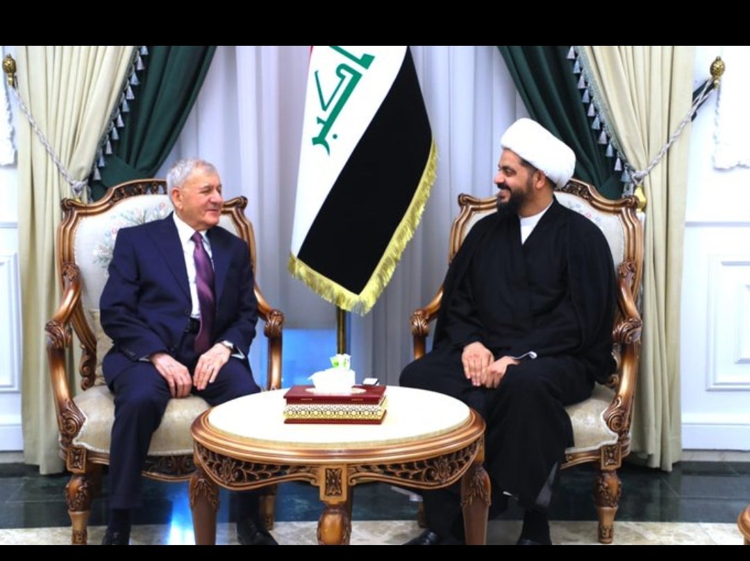الشيخ الأمين يستقبل رئيس الجمهورية لبحث التحديات الوطنية وتعزيز التوافق السياسي.

استقبل الأمين العام لحركة عصائب أهل الحق، سماحة الشيخ قيس الخزعليّ، في مكتبه ببغداد، فخامة رئيس الجمهورية العراقية، الدكتور عبد اللطيف جمال رشيد.

خلال اللقاء، ناقش الجانبانِ التحديات الراهنة.