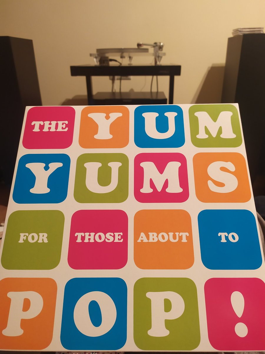 Qué chute de energía y optimismo el que encuentras en cualquier disco de los Yum Yums, siempre a favor del Pop acelerado que viene de Escandinavia