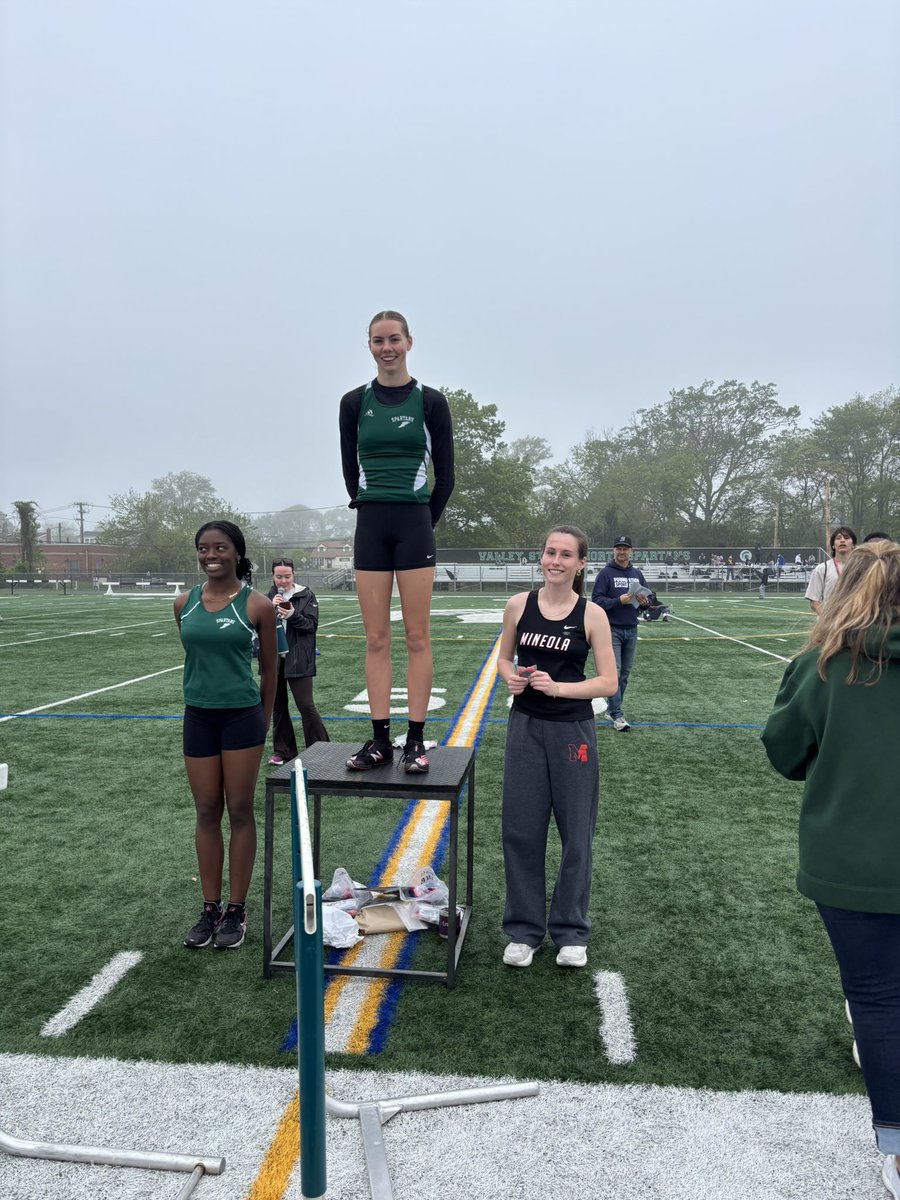 Congratulations to Michaela, who is All-Division in the 400 Meter Intermediate Hurdles with her 2nd place finish today! 
🥈💨 <a href="/mineolahs/">Mineola High School</a> <a href="/MineolaAD/">MineolaAthletics</a> #MineolaProud
