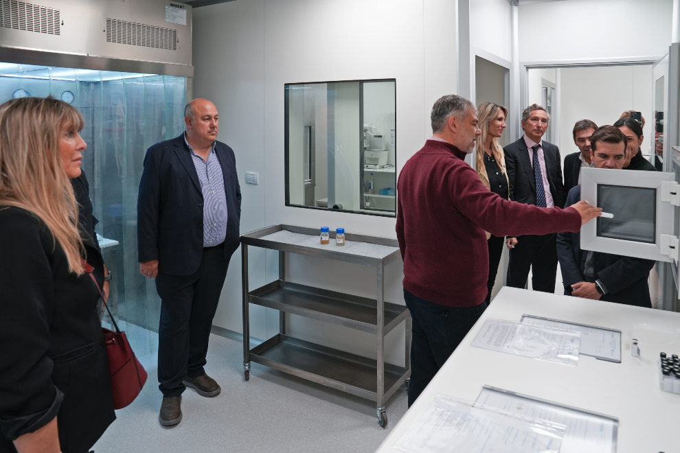 ✅ Pusimos en marcha la Planta de Desarrollo y Producción de Materiales de Referencia en el #Ceprocor, sede #SantaMaría de Punilla. 

👉 Un nuevo espacio dedicado al desarrollo de materiales de referencia para investigaciones en 
los sectores farmacéutico, alimentario y