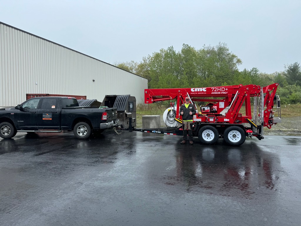 cmcliftna's tweet photo. Congrats to Dixon Tree Service on their brand new CMC 72HD+ Arbor Pro! 🎉 Ready to take your tree work to new heights. 🌳💪 

#CMCArborPro #TreeCare #arborist #cmclift #cmcnorthamerica #trackedlifts #spiderlifts https://t.co/rP5n65GVHM