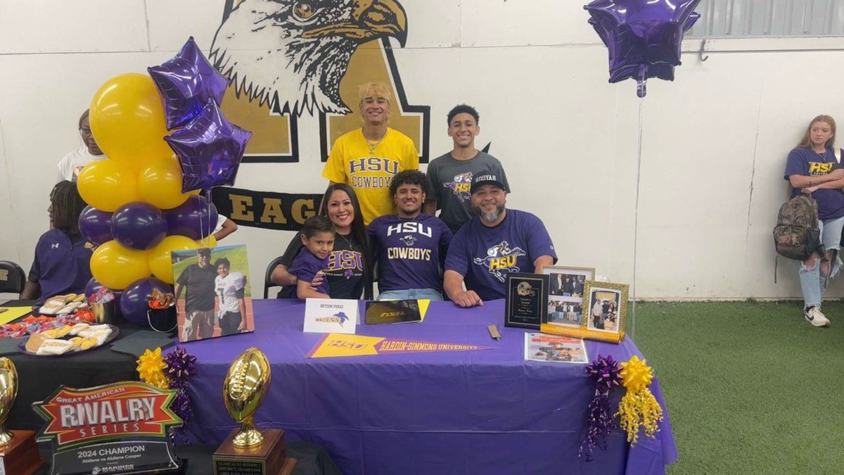 coachfullen's tweet photo. Congratulations to Dristain Payne and Bryson Perez signing with Hardin Simmons Football. 👇🏻 “Ball playing jacks.”
@AbileneEagleFB 
@AbileneISDAthl1 
#RecruitAbilene
#TEW https://t.co/MsUavu4vIA