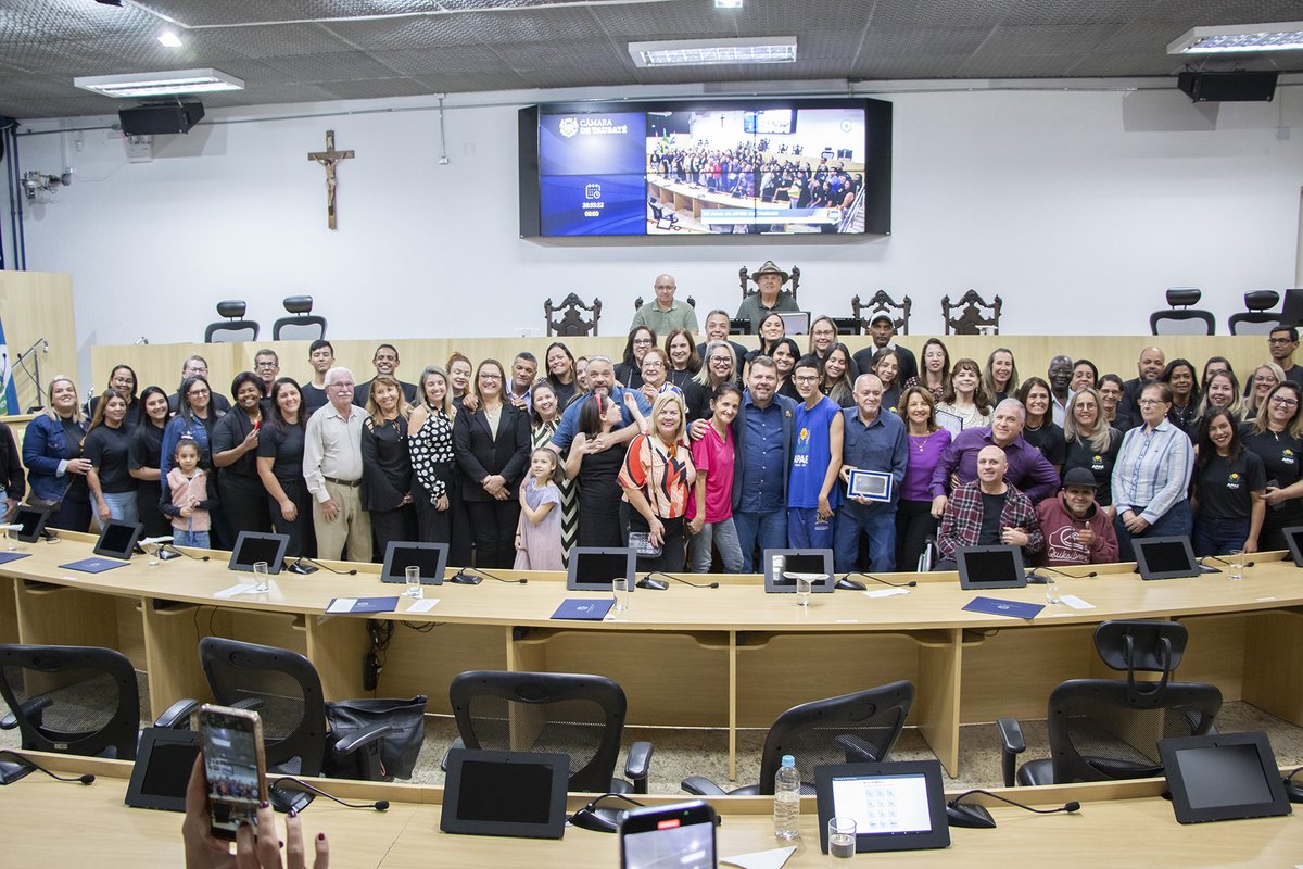 camarataubate's tweet image. A Câmara de Taubaté comemorou os 60 anos da #Apae durante solenidade no dia 5. 📲 Tem texto e vídeo no site!