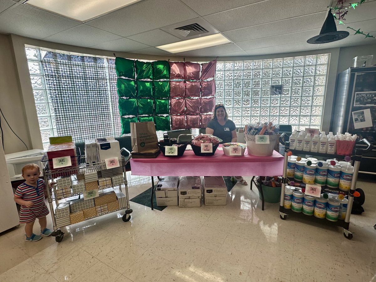 We love our PTA and they love us! Thank you for always SUPPLYING us with everything we need! You are wickedly Pawsome! #TeacherAppreciationWeek