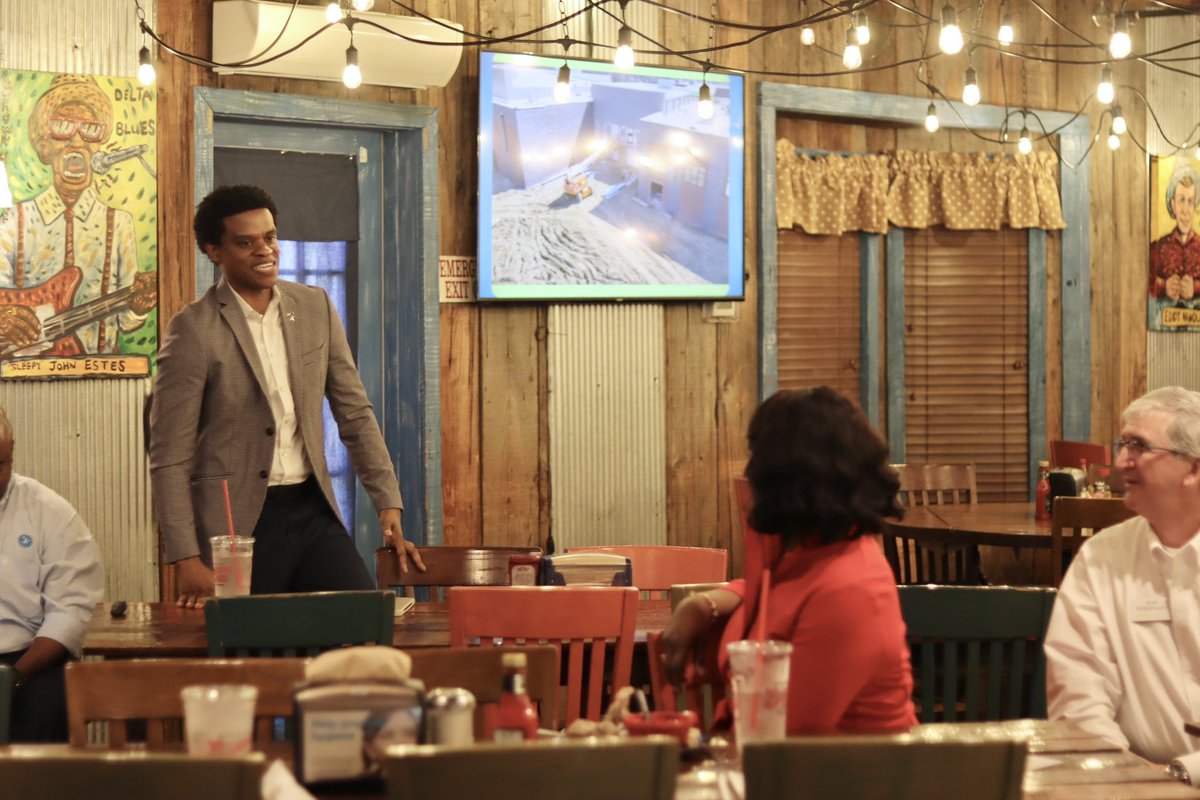 Melanie Luckey tweet media