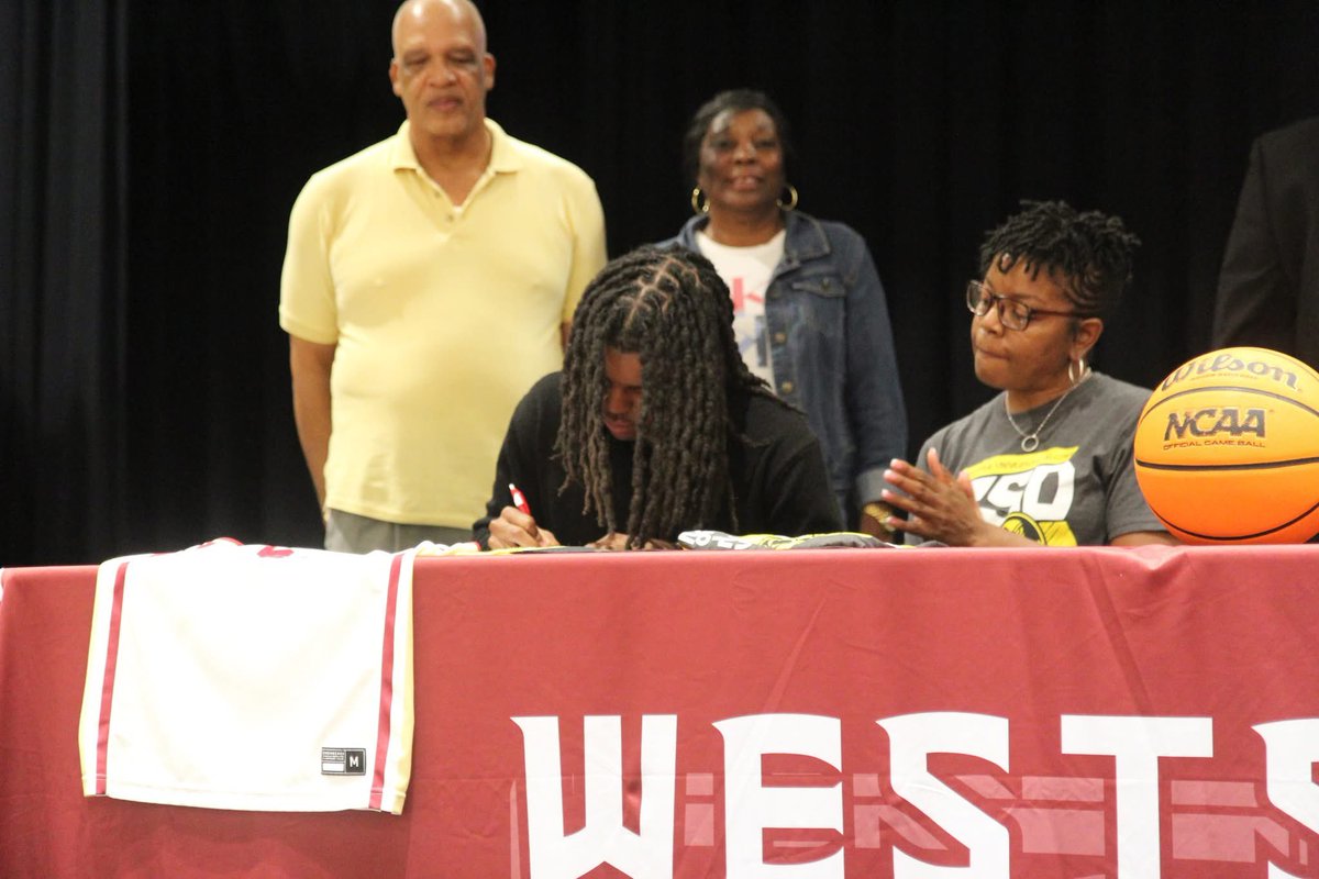BibbAthletics's tweet image. Congratulations to these two @WHS_Seminoles seniors for signing to play college basketball today!
- Jatavion Zellner, @GoFalconsMBB
- Destiny Spencer, @EastGeorgiaWBB