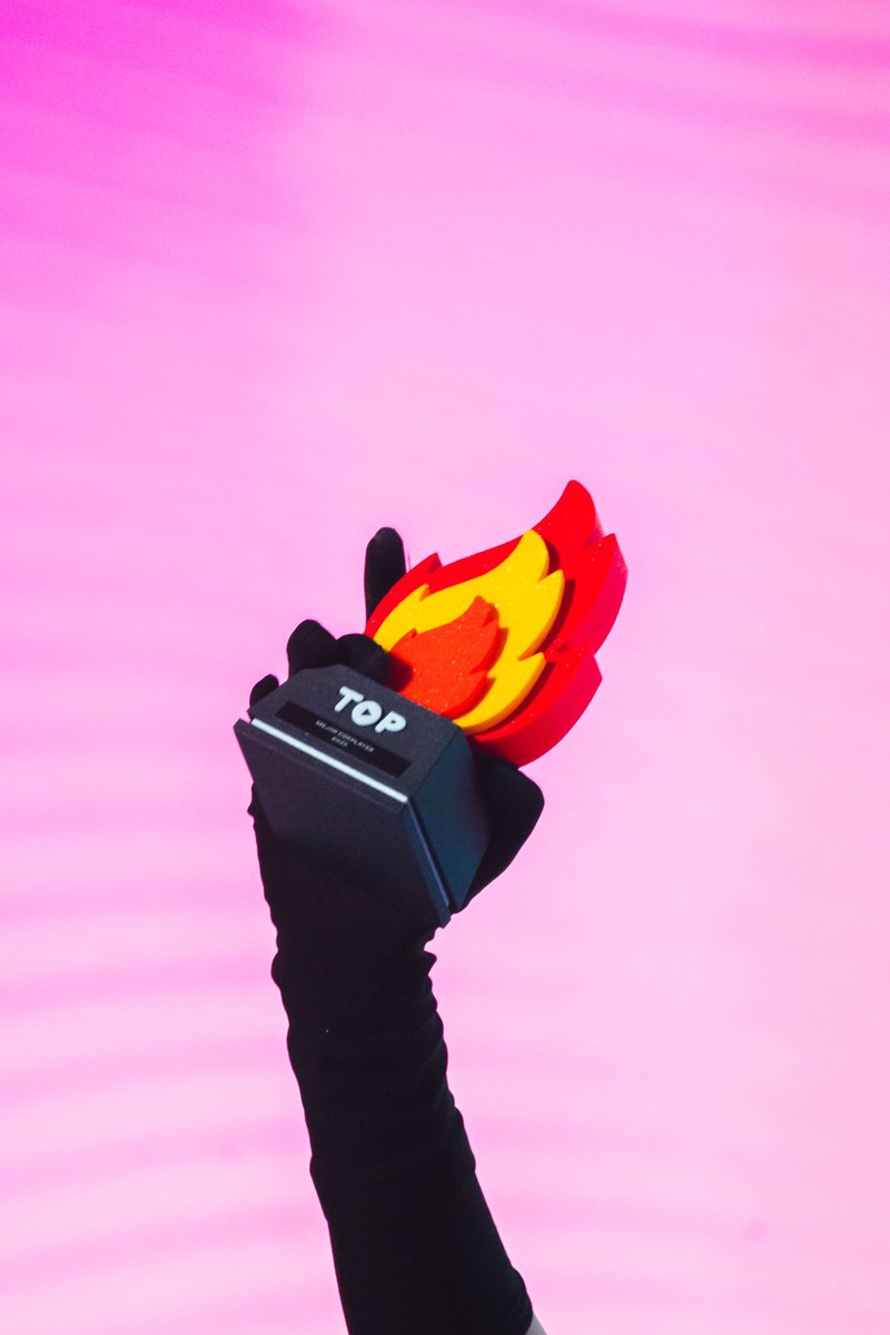 Hika Cosplay tweet media