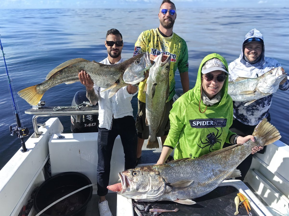 St.francis bay beauties in the early hours of the morning!! Lovely session!! #BCP #coach_candido #beautiful #ocean #fish 
<a href="/CaptMylo/">Capt Mylo</a>