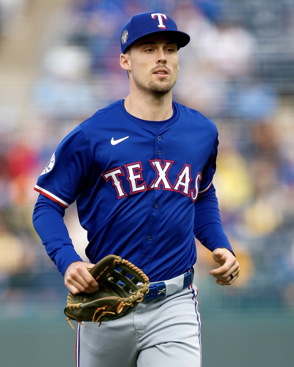 MichaelJBier's tweet photo. The Rangers have recalled Evan Carter from Triple-A Round Rock. https://t.co/dfT2QSRQN6