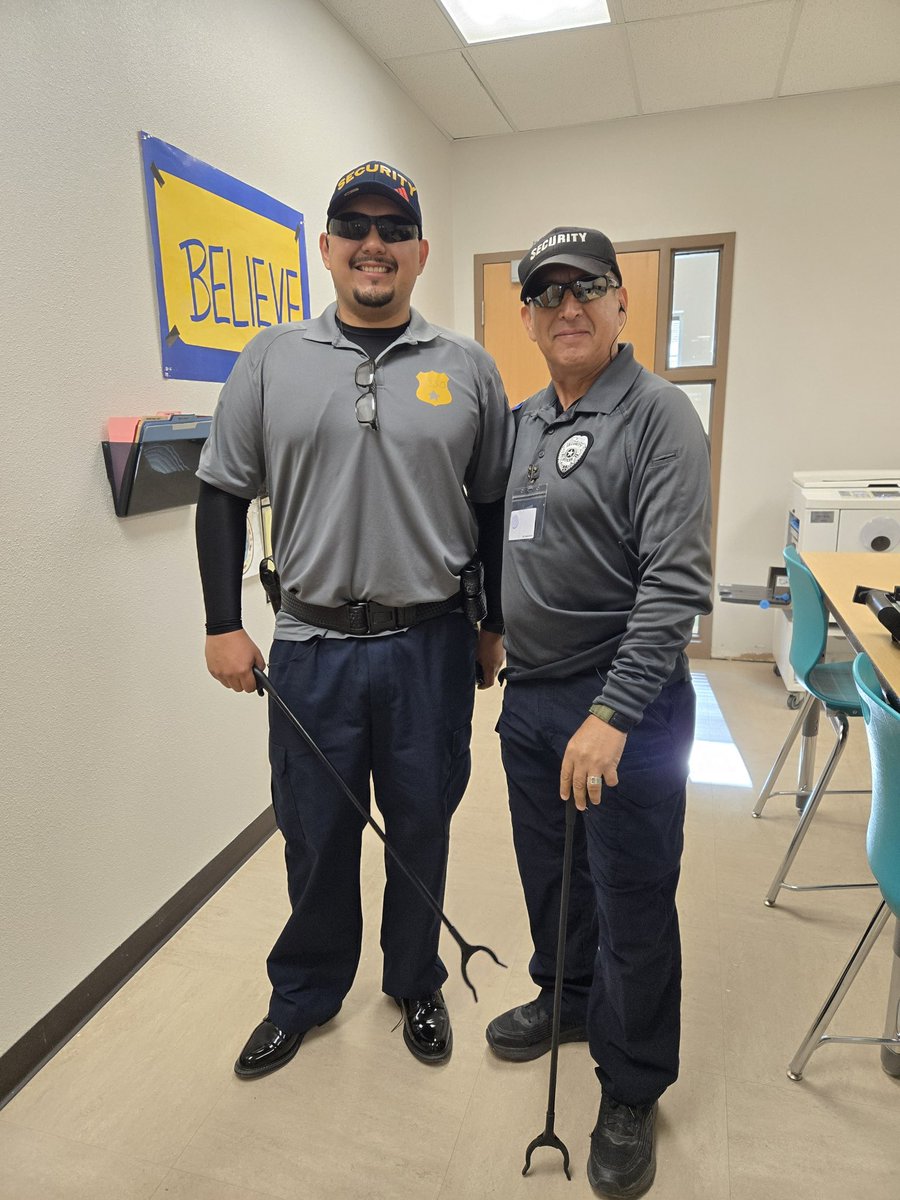 πΌπ£ππππ β. π½ππ π£ππ€, π. πΌπ. (@enflores_mpms) on Twitter photo Admin and security looked a little different today. Dress like a student became dress like leadership and security π <a href="/Puentes_MS/">Greta June Brasgalla</a> <a href="/BLicerio_MPMS/">Bianca Licerio</a> <a href="/sduffy_sisd/">Sonia Duffy</a> <a href="/SGarcia_MPMS/">Samirah M Garcia</a> #TeamSISD #ALLIN Admin and security looked a little different today. Dress like a student became dress like leadership and security π <a href="/Puentes_MS/">Greta June Brasgalla</a> <a href="/BLicerio_MPMS/">Bianca Licerio</a> <a href="/sduffy_sisd/">Sonia Duffy</a> <a href="/SGarcia_MPMS/">Samirah M Garcia</a> #TeamSISD #ALLIN